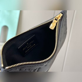 Высококачественная кожа, 46725. Сумка Loo Hobo изготовлена из мяг