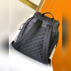 M23127 M46683 Оригинальная модель. Рюкзак Montsouris из кожи Taur