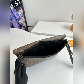 Зарубежный оригинал M82559, эксклюзивная фотография! Сумка Pochet