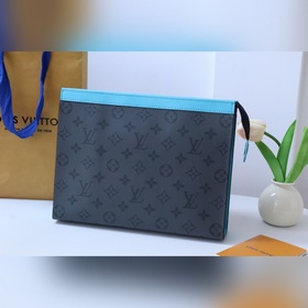 M11466  Средняя сумка Pochette Voyage из ткани Monogram Eclipse