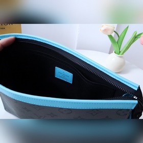 M11466  Средняя сумка Pochette Voyage из ткани Monogram Eclipse 