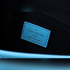 M11466  Средняя сумка Pochette Voyage из ткани Monogram Eclipse 