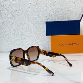 louis vuitton МОДЕЛЬ： Z2133E Размер： 54 x 19 x 140