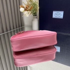 【Высококачественный оригинал】 Новейшая модная сумка Prada с золот