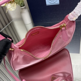【Высококачественный оригинал】 Новейшая модная сумка Prada с золот
