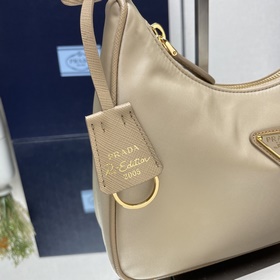 【Высочайшее качество】 Новейшая модная сумка Prada с золотыми мета