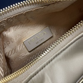 【Высочайшее качество】 Новейшая модная сумка Prada с золотыми мета
