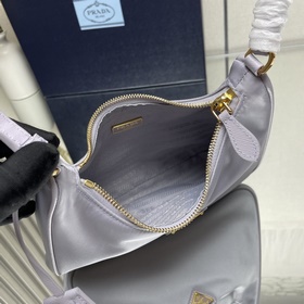 【Высококачественный оригинал】 Новейшая модная сумка Prada с золот