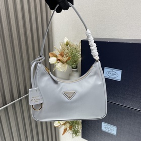 【Высококачественный оригинал】 Новейшая модная сумка Prada с золот