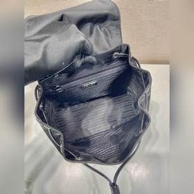 Сумка-рюкзак 1BZ831, маленькая Эта сумка изготовлена из импортног