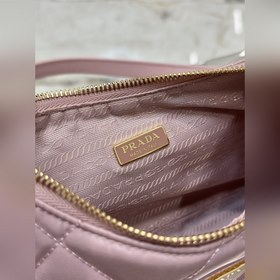 Нейлоновая сумка Hobo Сумка Hobo под мышкой стала основным модным