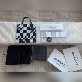 Ограниченная серия Issey Miyake BaoBao с клетчатым узором. Размеры： 30 x 30 x 10