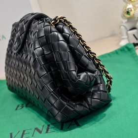 Летняя коллекция Bitters Venetia 2025 возвращает сумку Lauren 1 в