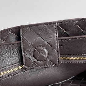 Новая модель Andiamo Bottega Veneta 2025. Новая модель плетеной с