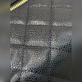 Кожа с узором «икра» из верхнего слоя коровьей кожи, с четкими зе