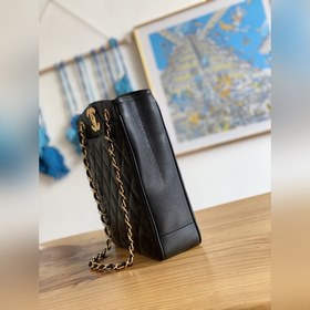 В наличии    Сумка для покупок Chane Vintage Золотая застежка
