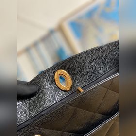 В наличии    Сумка для покупок Chane Vintage Золотая застежка
