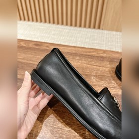 Chanel   Меладе замшевые лоферы с пуговицами, очень милые, кожа