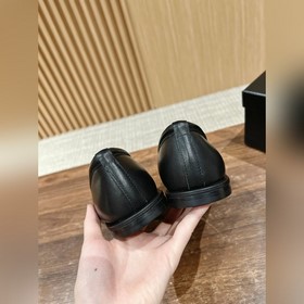 Chanel   Меладе замшевые лоферы с пуговицами, очень милые, кожа