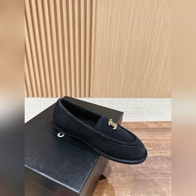 Chanel   Меладе замшевые лоферы с пуговицами, очень милые, кожа