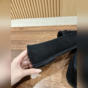 Chanel   Меладе замшевые лоферы с пуговицами, очень милые, кожа