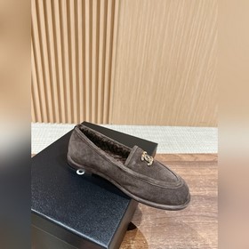 Chanel   Меладе замшевые лоферы с пуговицами, очень милые, кожа