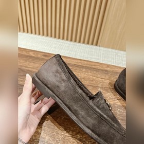 Chanel   Меладе замшевые лоферы с пуговицами, очень милые, кожа
