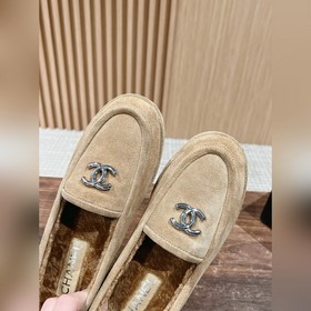 Chanel   Меладе замшевые лоферы с пуговицами, очень милые, кожа