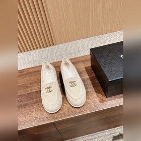 Chanel   Мелани замшевые лоферы с пуговицами. Очень милые, из к