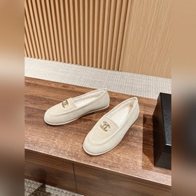 Chanel   Мелани замшевые лоферы с пуговицами. Очень милые, из к