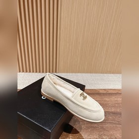 Chanel   Мелани замшевые лоферы с пуговицами. Очень милые, из к