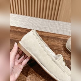 Chanel   Мелани замшевые лоферы с пуговицами. Очень милые, из к