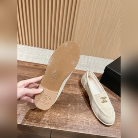 Chanel   Мелани замшевые лоферы с пуговицами. Очень милые, из к