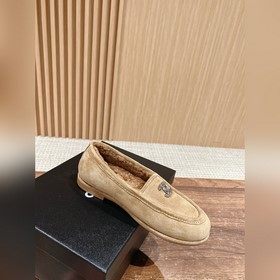 Chanel   Мелани замшевые лоферы с пуговицами. Очень милые, из к