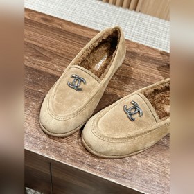 Chanel   Мелани замшевые лоферы с пуговицами. Очень милые, из к
