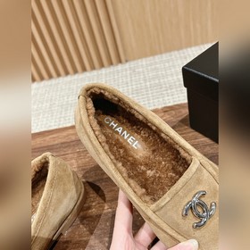 Chanel   Мелани замшевые лоферы с пуговицами. Очень милые, из к