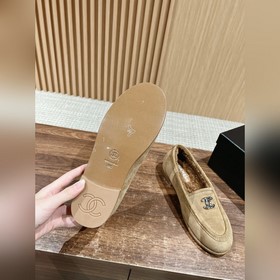 Chanel   Мелани замшевые лоферы с пуговицами. Очень милые, из к