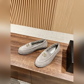 Chanel   Мелани замшевые лоферы с пуговицами. Очень милые, из к