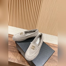 Chanel   Мелани замшевые лоферы с пуговицами. Очень милые, из к