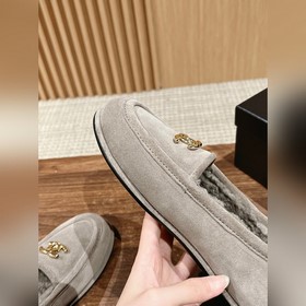 Chanel   Мелани замшевые лоферы с пуговицами. Очень милые, из к