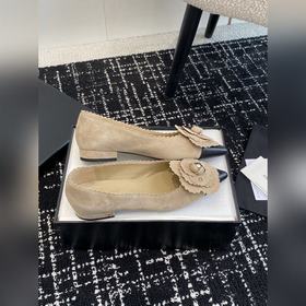 Chanel 24ss Новые туфли Mary Jane с заостренным носком и камелией