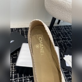 Chanel 24ss Новые туфли Mary Jane с заостренным носком и камелией