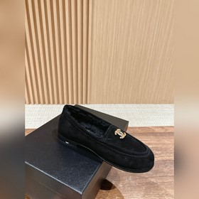 Chanel   Меладе замшевые лоферы с пуговицами, очень милые, кожа