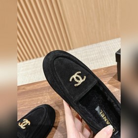Chanel   Меладе замшевые лоферы с пуговицами, очень милые, кожа