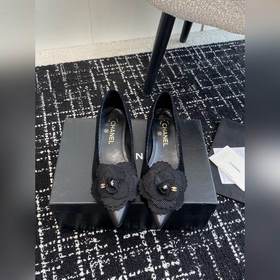 Chanel 24ss Новые туфли Mary Jane с заостренным носком и камелией