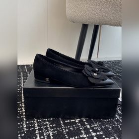 Chanel 24ss Новые туфли Mary Jane с заостренным носком и камелией