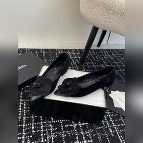 Chanel 24ss Новые туфли Mary Jane с заостренным носком и камелией