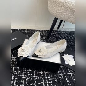 Chanel 24ss Новые туфли Mary Jane с заостренным носком и камелией