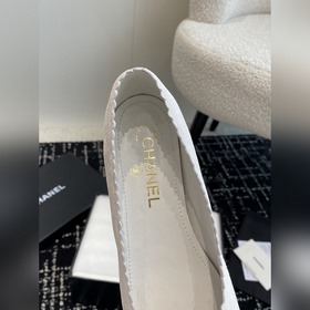 Chanel 24ss Новые туфли Mary Jane с заостренным носком и камелией