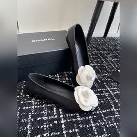 Chanel 24ss Новые туфли Mary Jane с квадратным носком и камелией